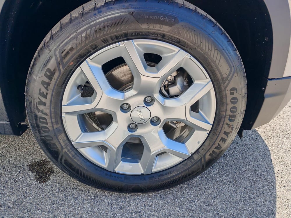 Jeep Avenger nuova a Arezzo (20)