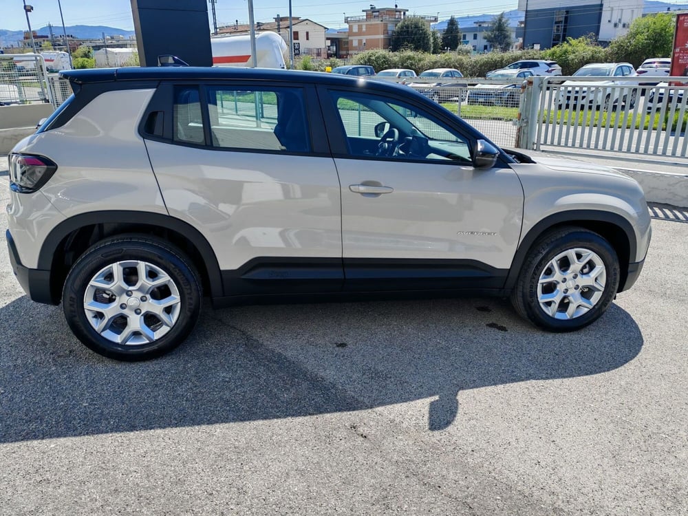 Jeep Avenger nuova a Arezzo (5)