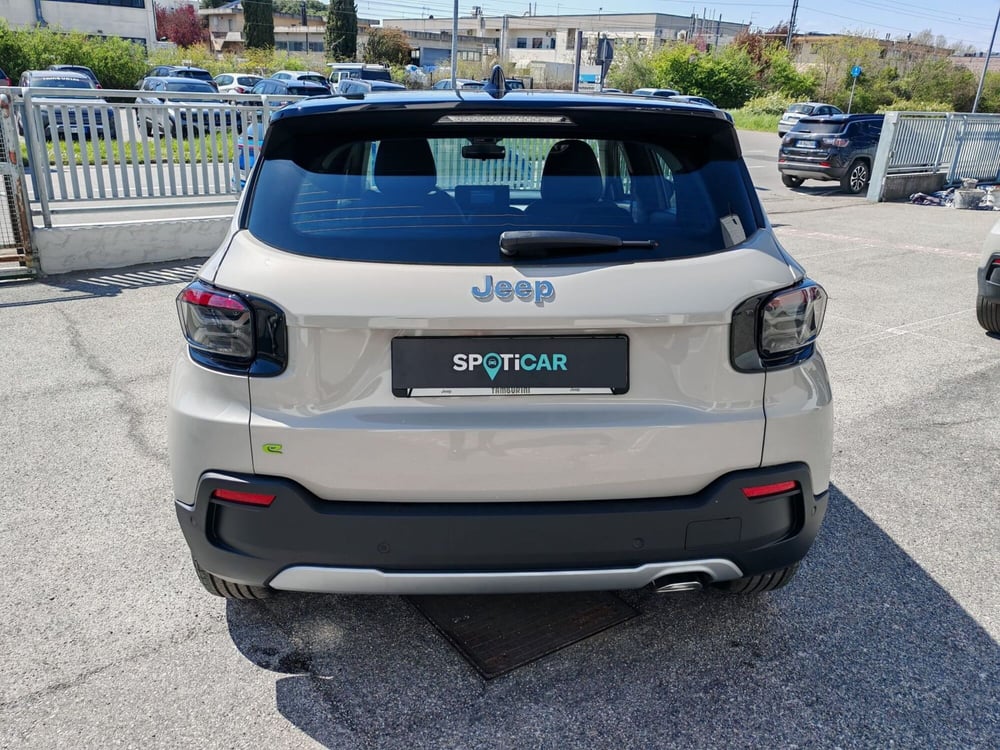 Jeep Avenger nuova a Arezzo (6)