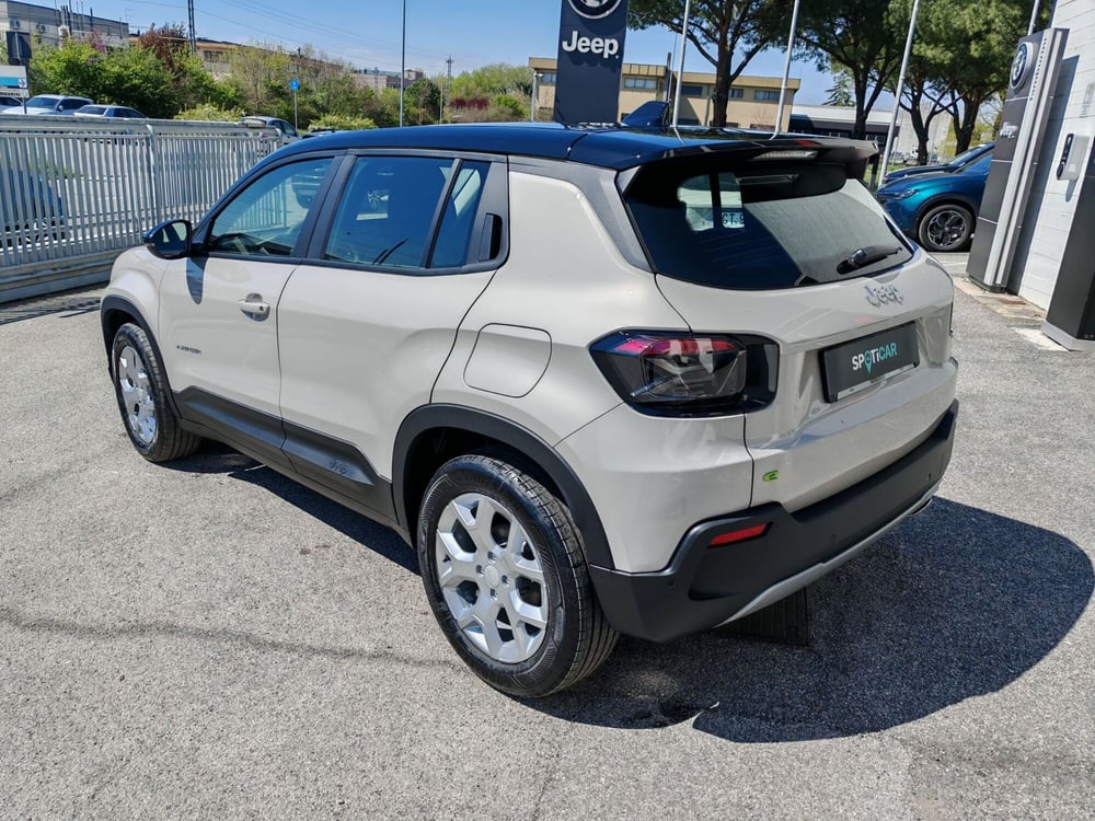 Jeep Avenger nuova a Arezzo (8)