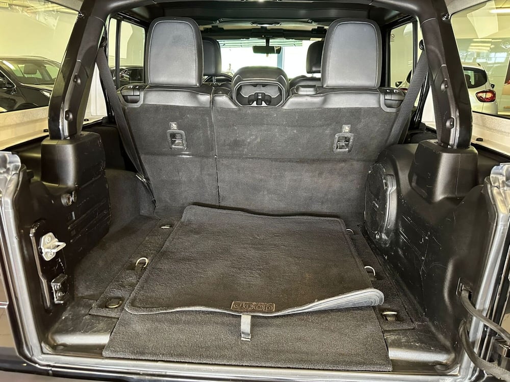 Jeep Wrangler Unlimited usata a Arezzo (14)