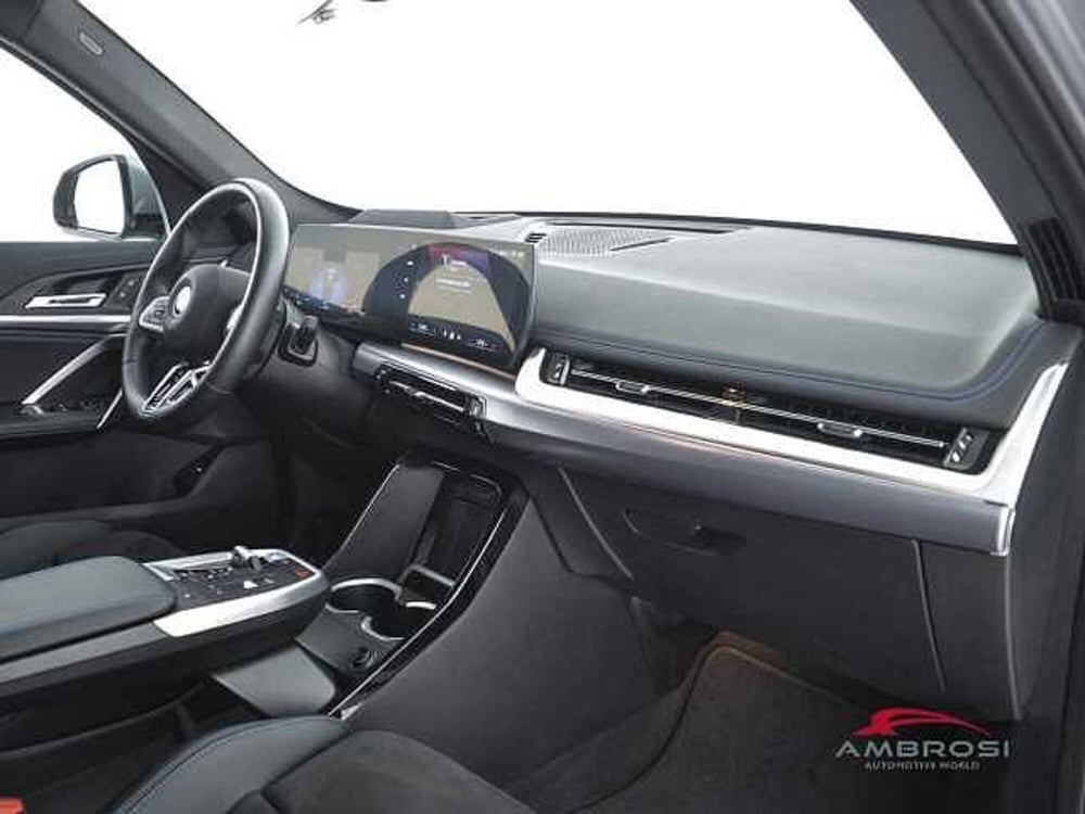 BMW iX1 usata a Perugia (12)