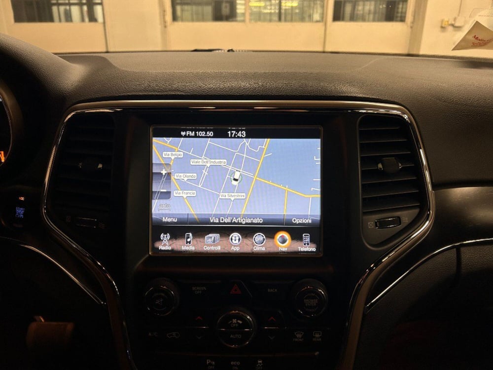 Jeep Grand Cherokee usata a Verona (16)