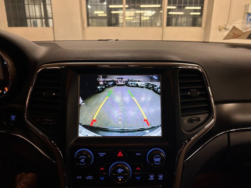 Jeep Grand Cherokee usata a Verona (17)