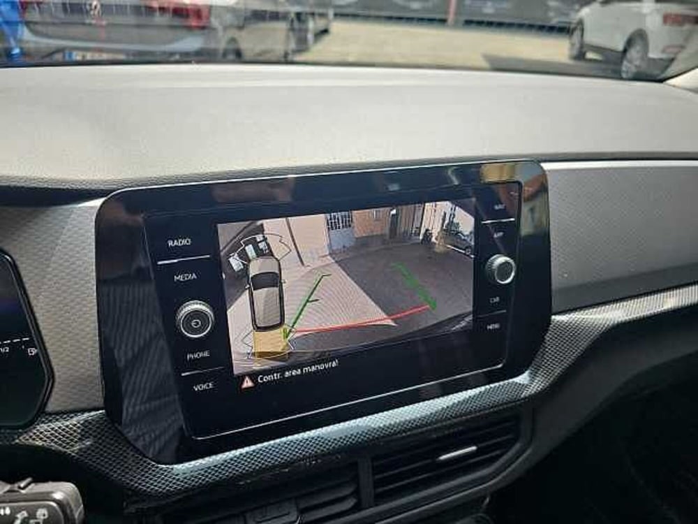 Volkswagen T-Cross usata a Lecco (13)