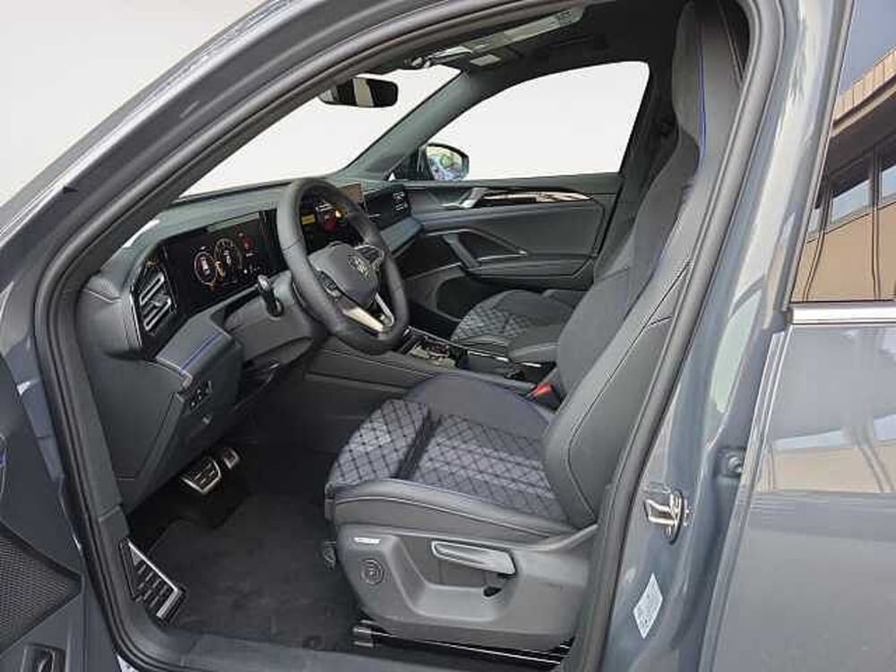 Volkswagen Tiguan nuova a Lecco (12)