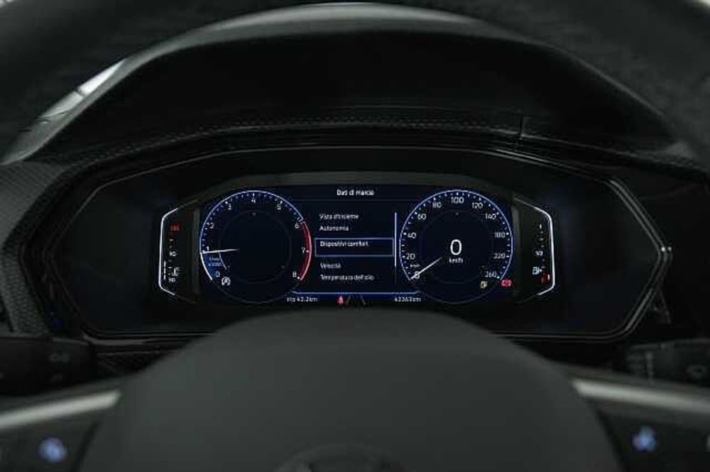 Volkswagen T-Cross usata a Como (18)