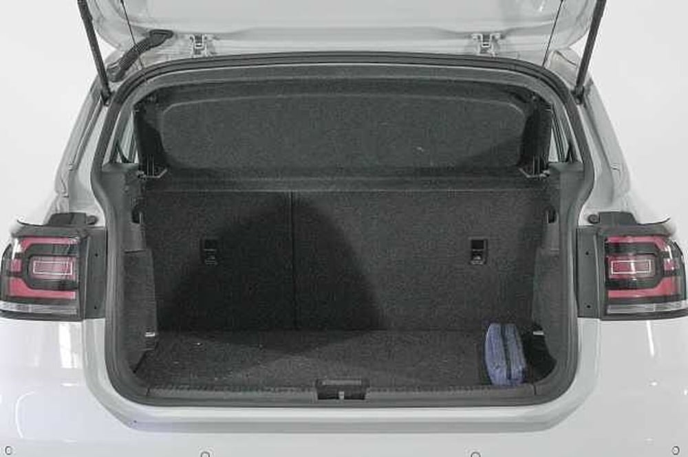 Volkswagen T-Cross usata a Como (8)