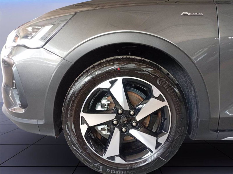 Ford Focus Station Wagon nuova a Milano (9)