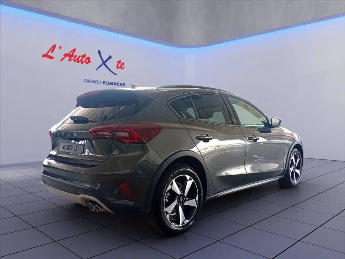 Ford Focus Station Wagon nuova a Milano (10)