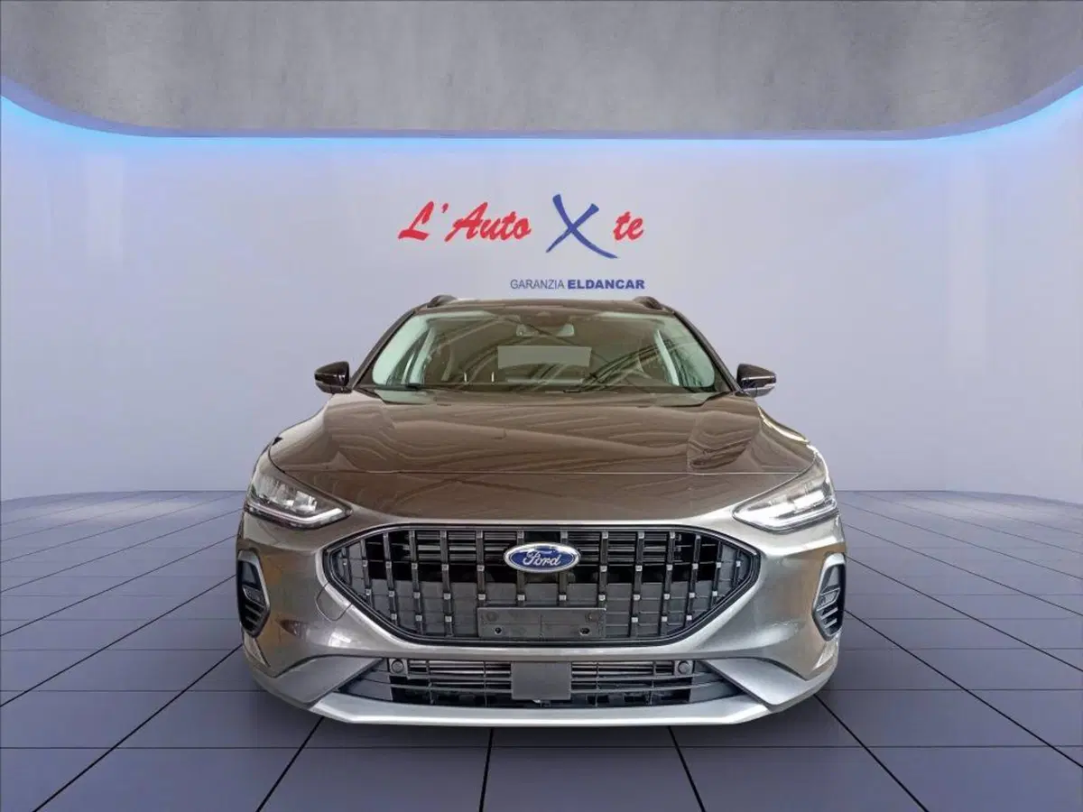 Ford Focus Station Wagon nuova a Milano (2)