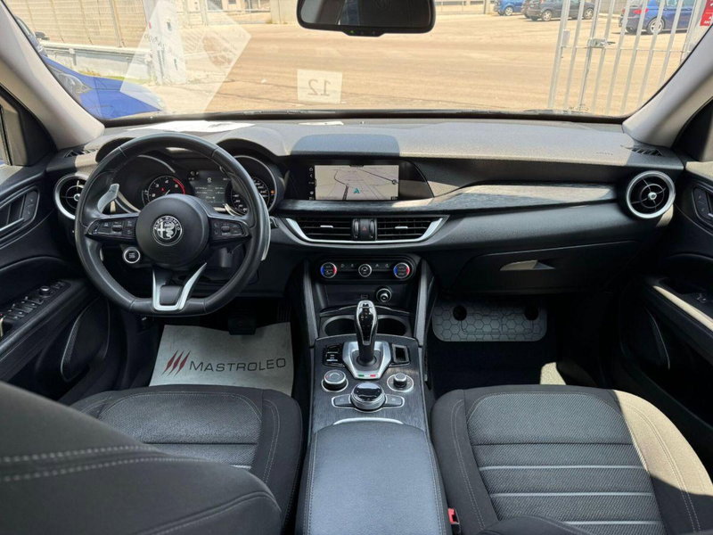 Alfa Romeo Stelvio usata a Lecce (11)