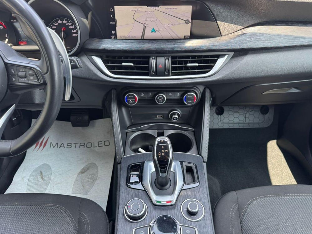 Alfa Romeo Stelvio usata a Lecce (16)