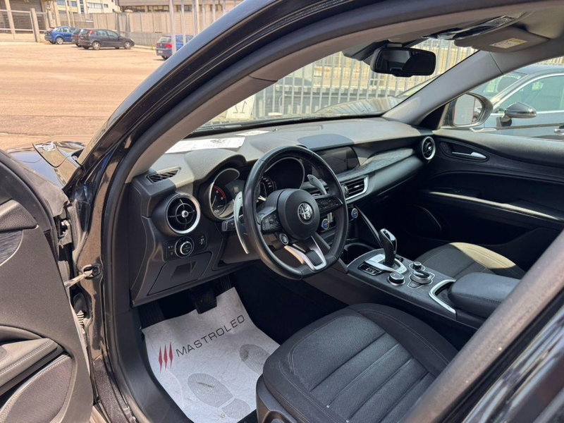 Alfa Romeo Stelvio usata a Lecce (20)