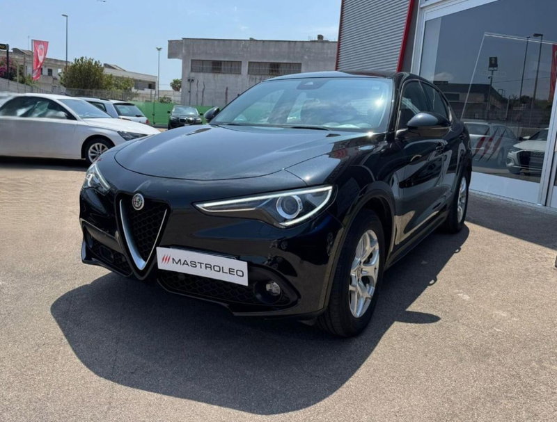 Alfa Romeo Stelvio usata a Lecce (4)