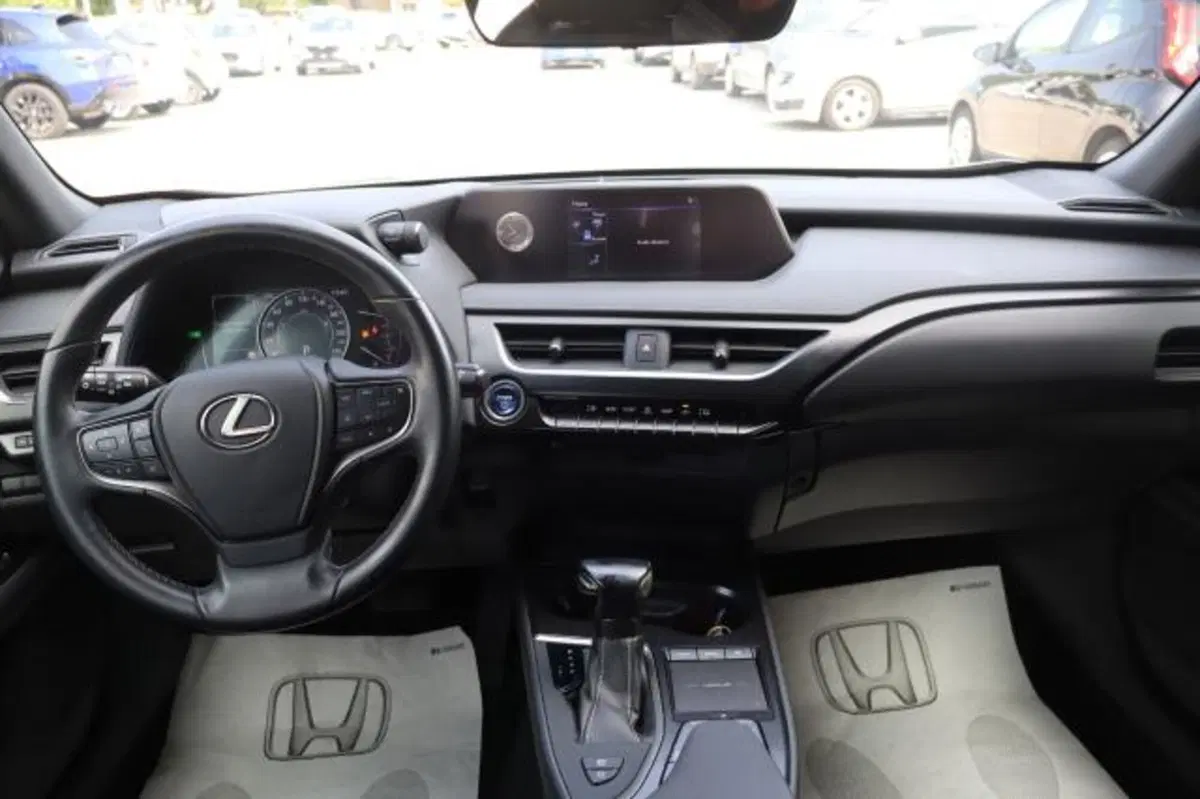 Lexus UX usata a Gorizia (15)
