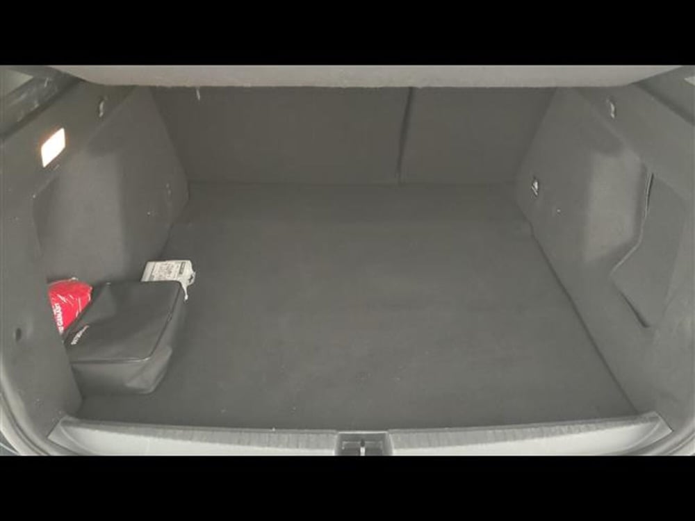 Dacia Duster usata a Milano (12)