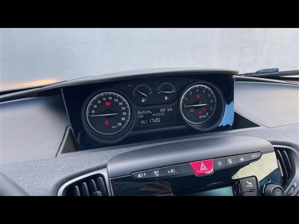 Lancia Ypsilon usata a Lecce (7)