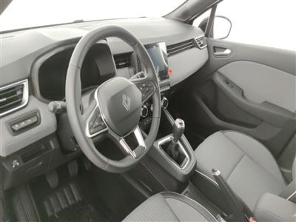 Renault Clio nuova a Bari (14)