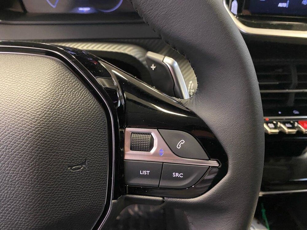 Peugeot 208 nuova a Torino (14)