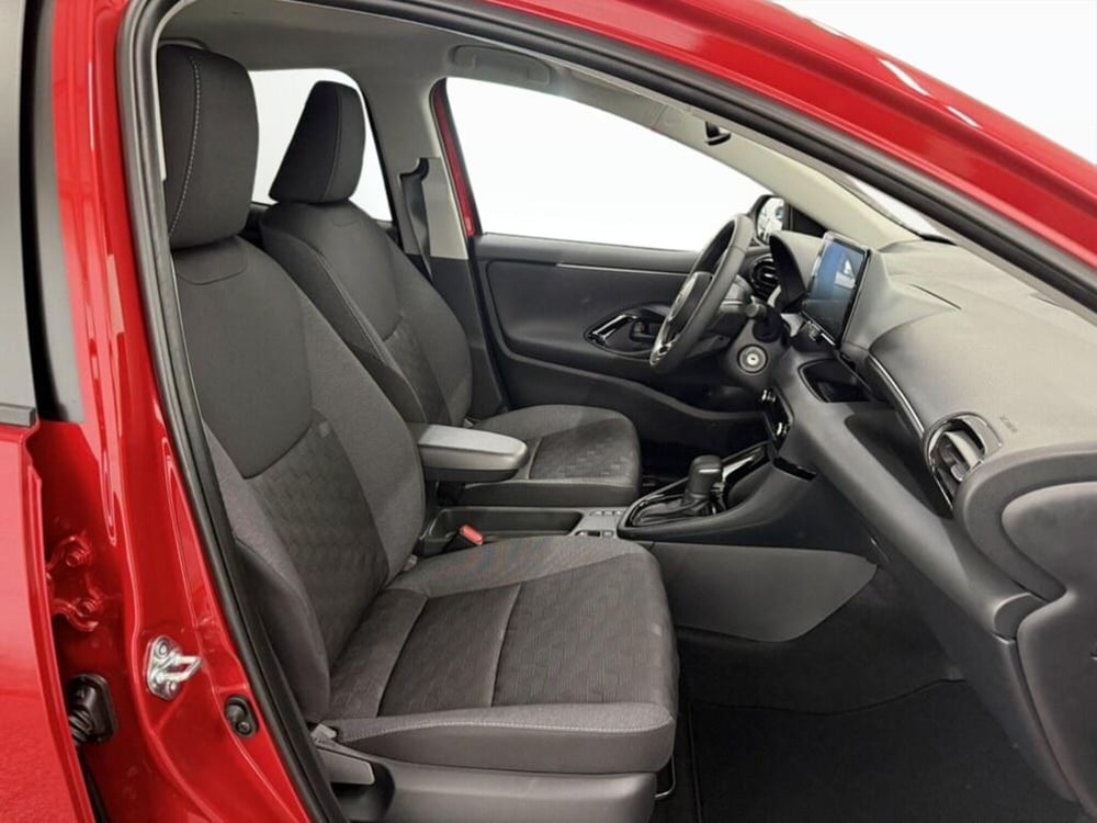 Toyota Yaris Cross nuova a Monza e Brianza (9)