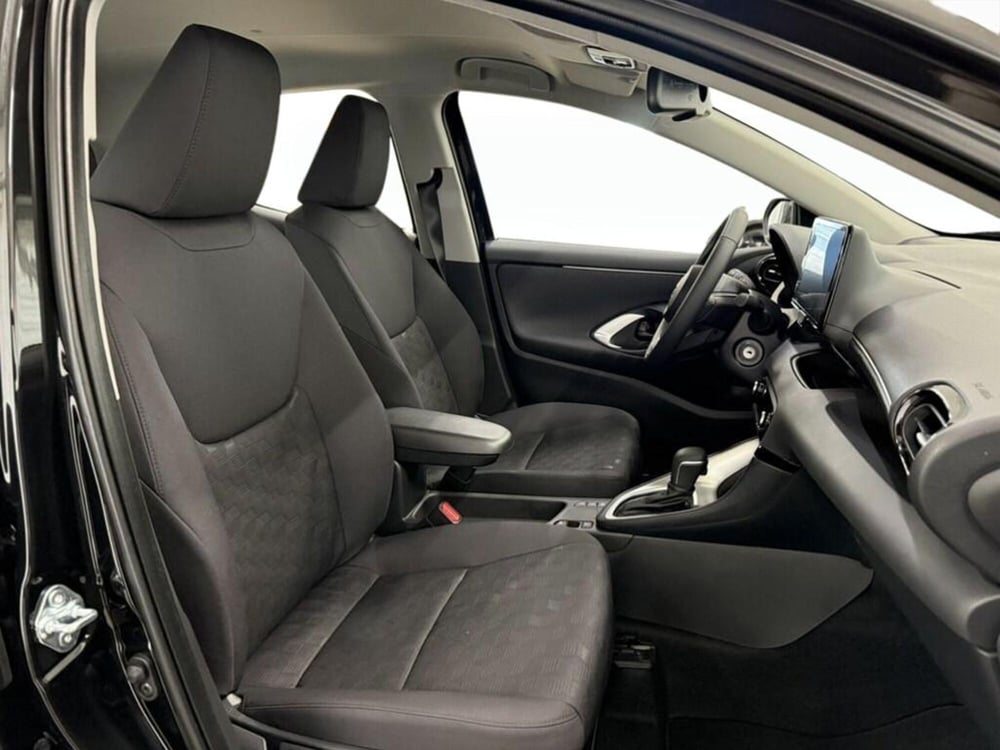 Toyota Yaris Cross nuova a Monza e Brianza (9)