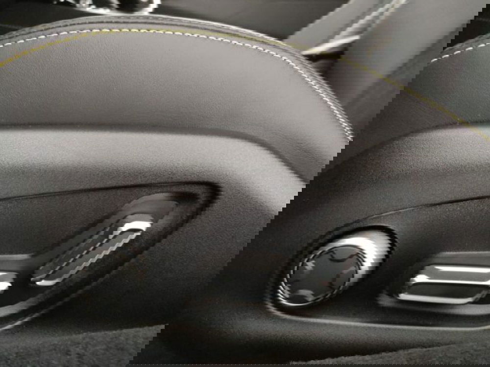 Lotus Emira nuova a Modena (18)