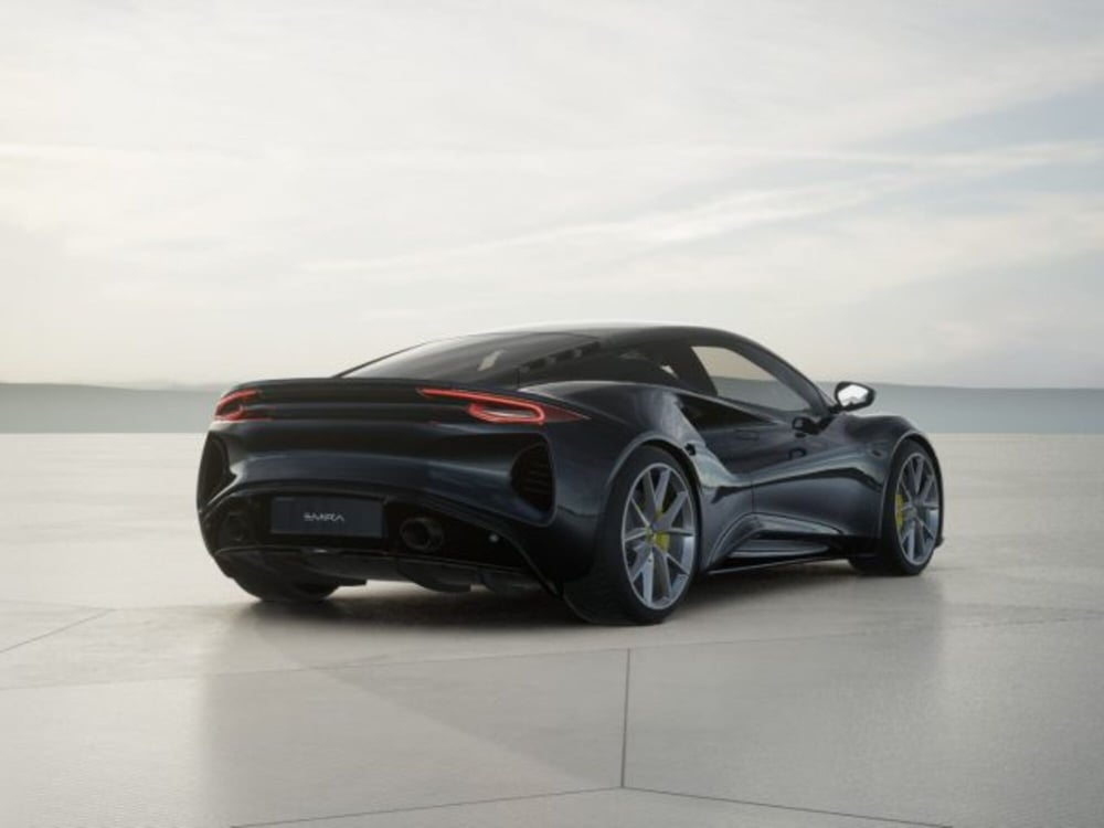 Lotus Emira nuova a Modena (7)