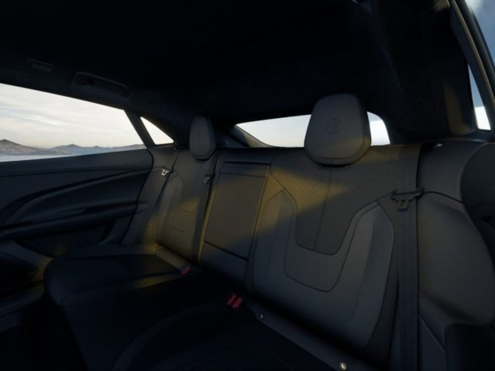Lotus Emeya nuova a Modena (17)