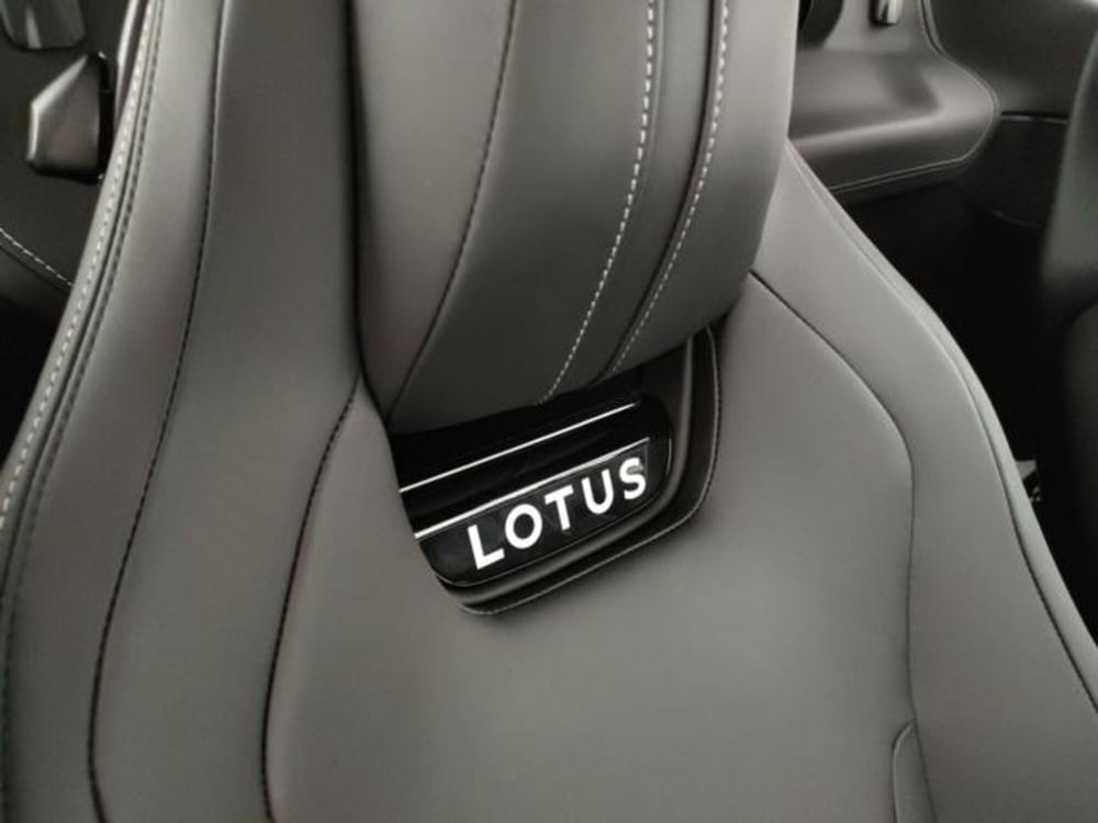 Lotus Emira nuova a Modena (16)