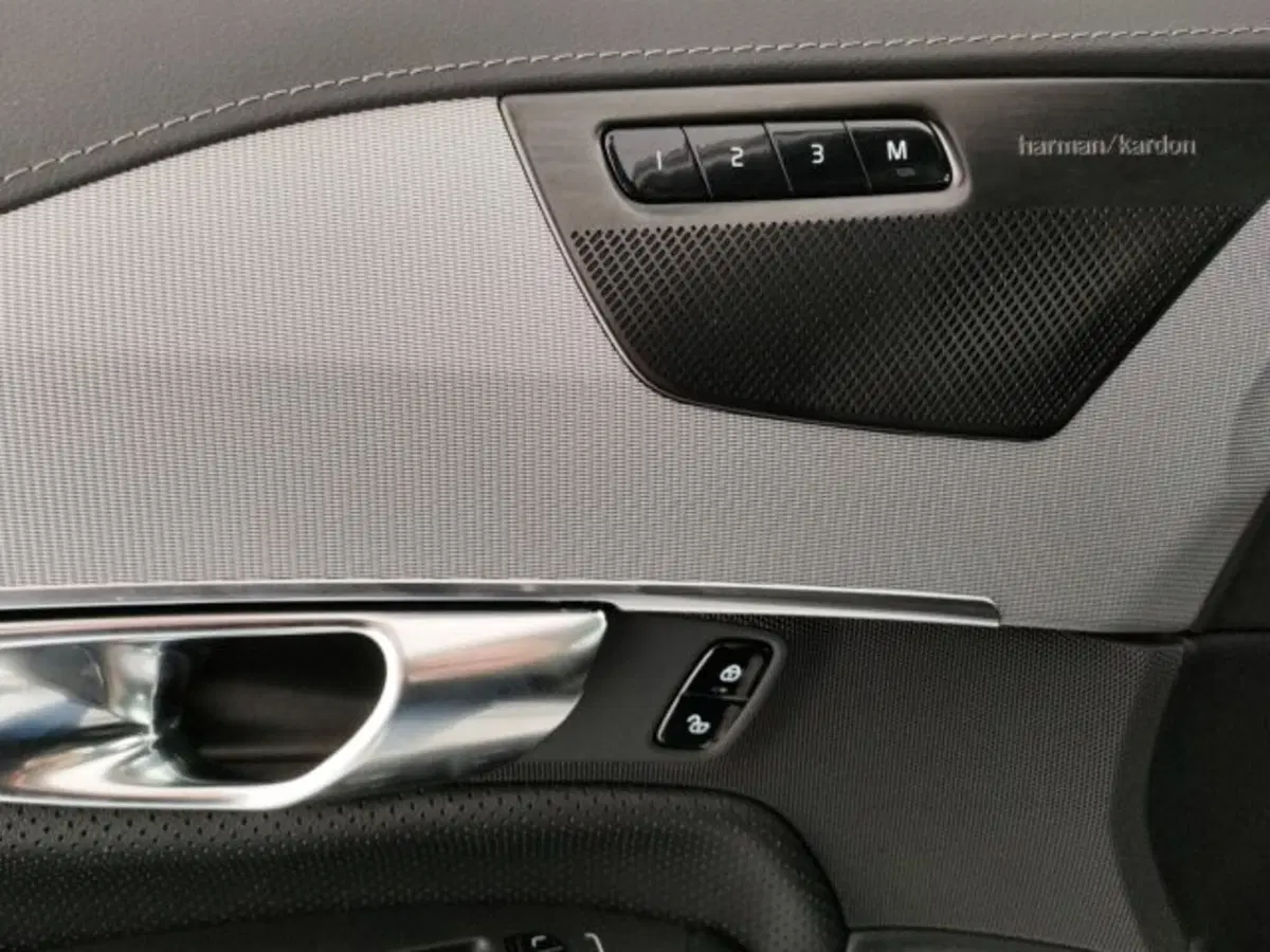 Volvo XC90 usata a Modena (10)