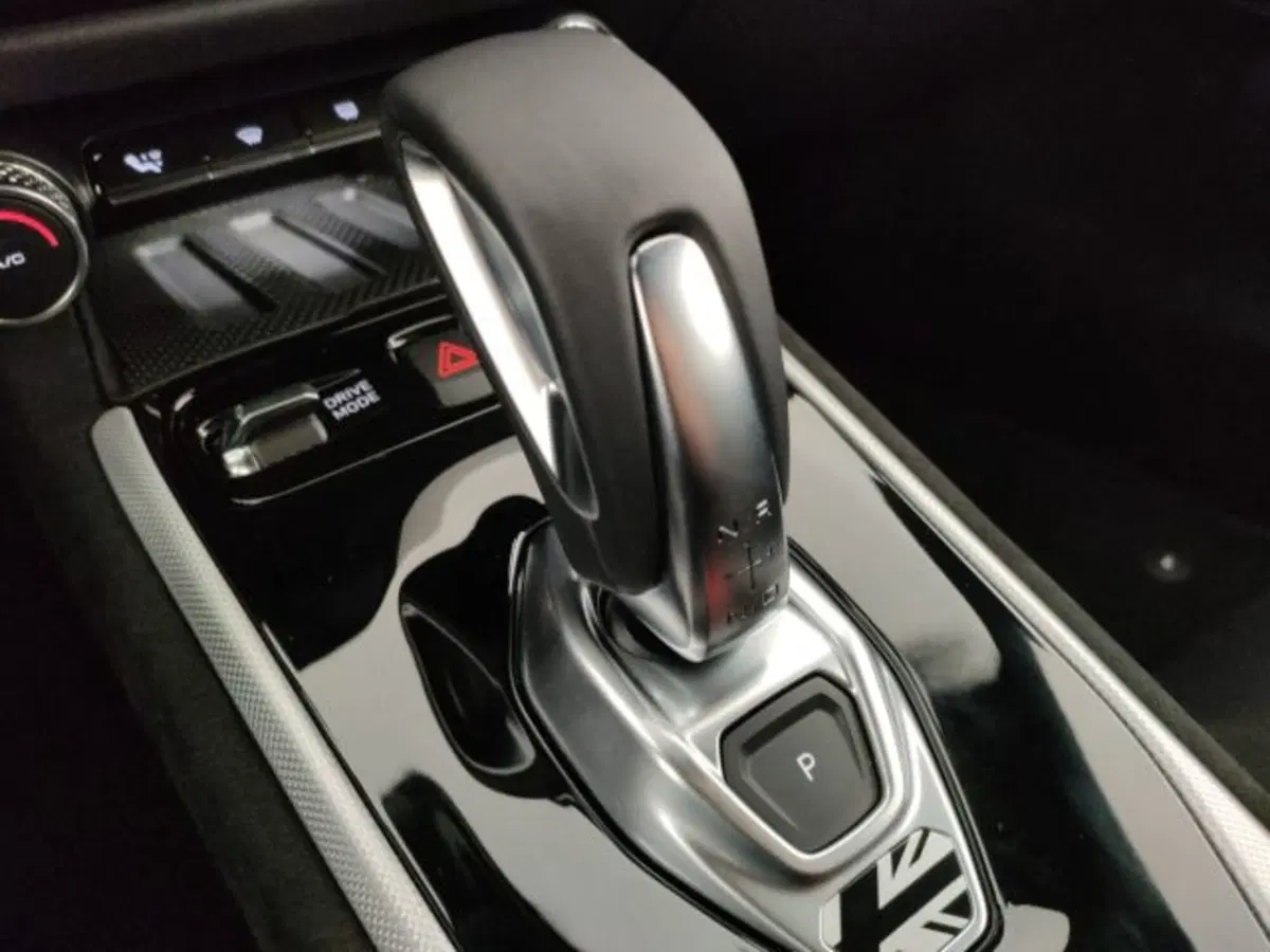 Lotus Emira nuova a Modena (11)