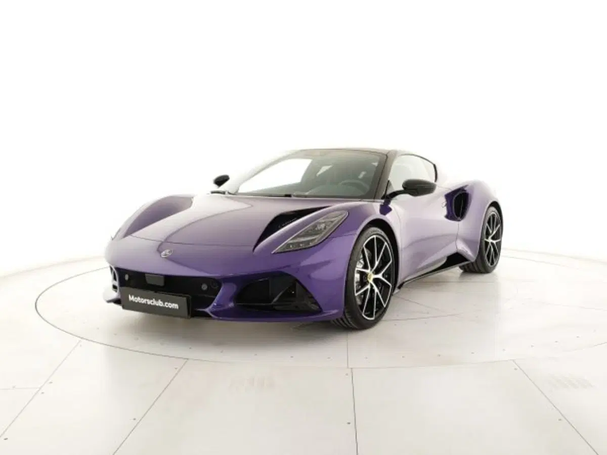 Lotus Emira nuova a Modena (2)