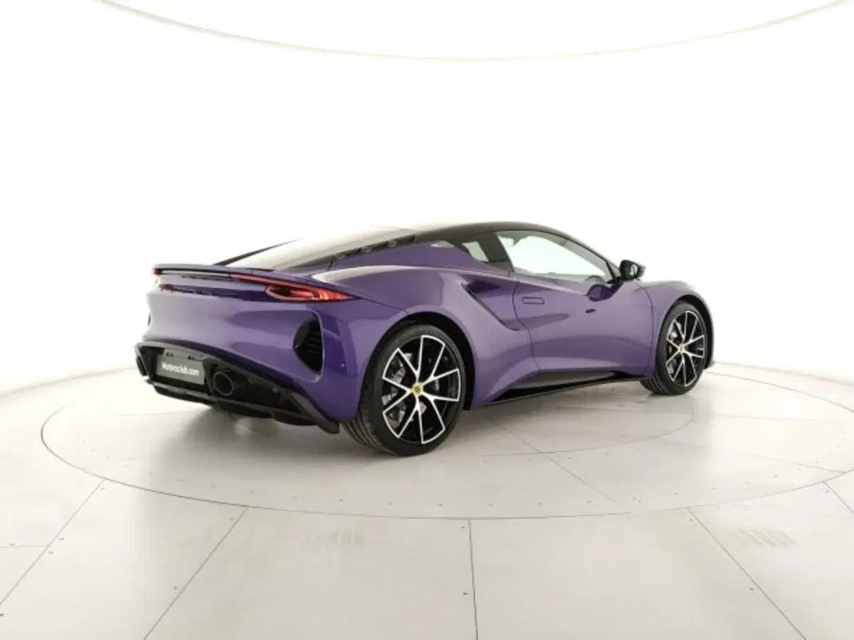 Lotus Emira nuova a Modena (4)