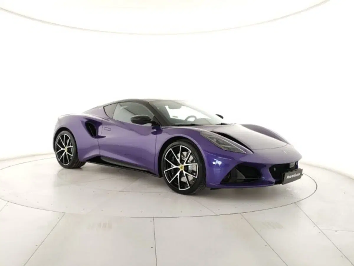 Lotus Emira nuova a Modena (5)
