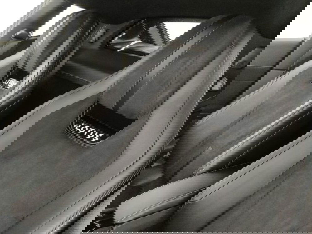 Lotus Emira nuova a Modena (9)