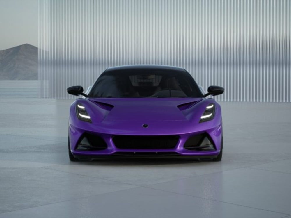 Lotus Emira nuova a Modena (12)