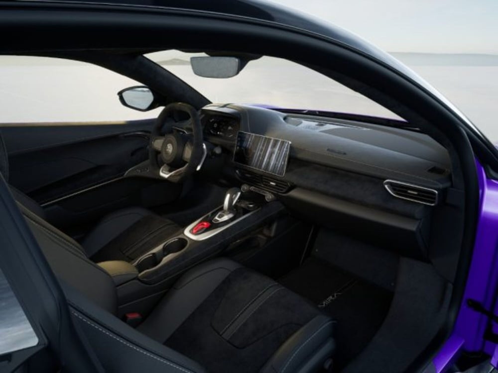 Lotus Emira nuova a Modena (17)