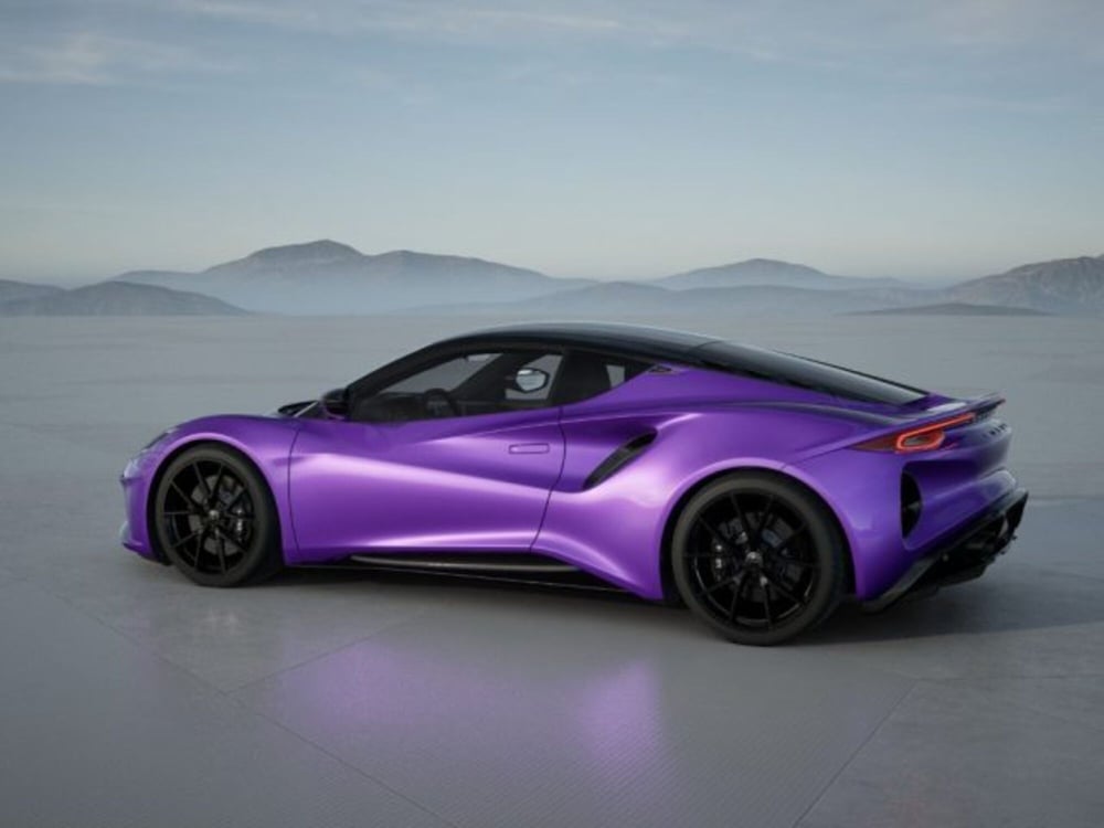 Lotus Emira nuova a Modena (3)