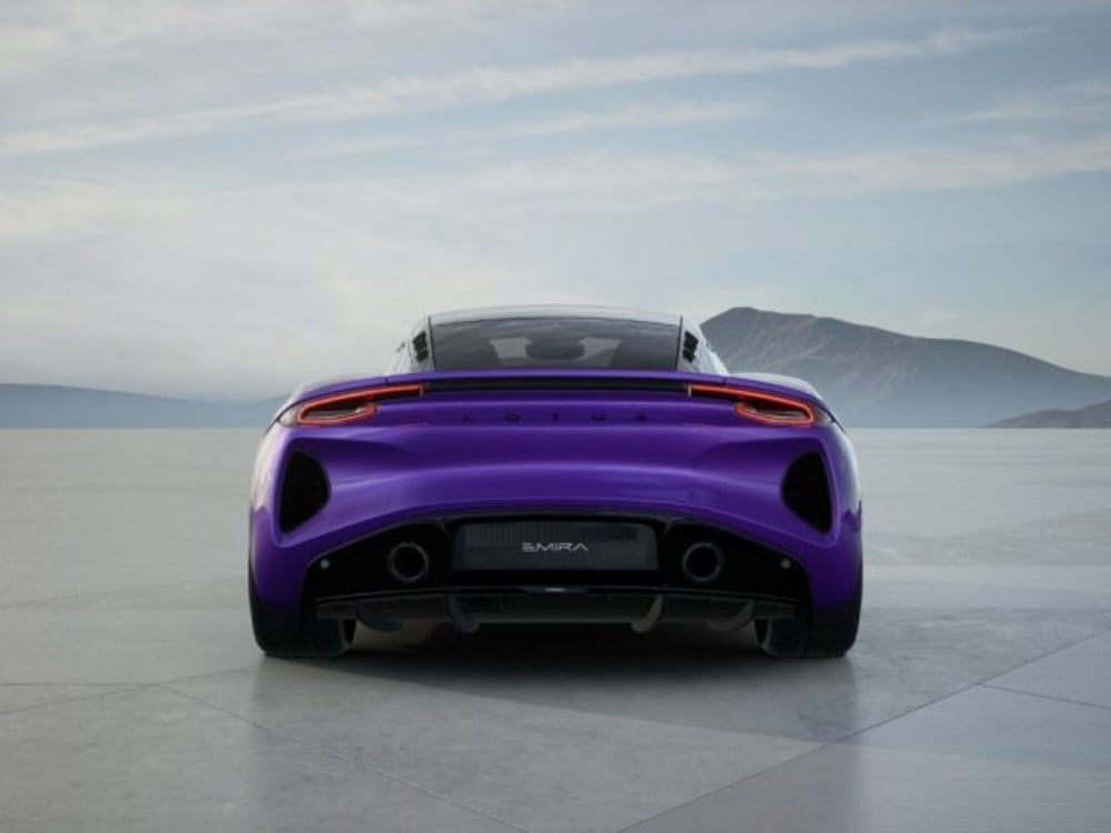 Lotus Emira nuova a Modena (6)