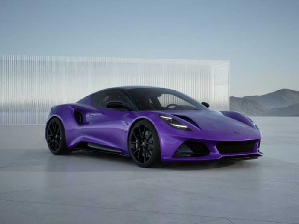 Lotus Emira nuova a Modena (9)