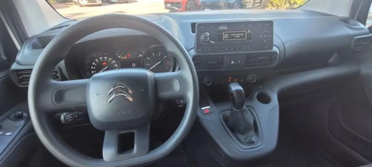 Citroen Berlingo usata a Napoli (9)