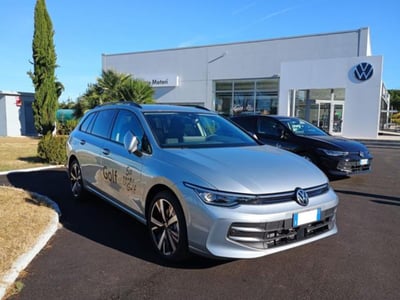 Volkswagen Golf Variant 2.0 TDI 150 CV DSG SCR 4Motion R-Line del 2024 usata a Monte di Procida