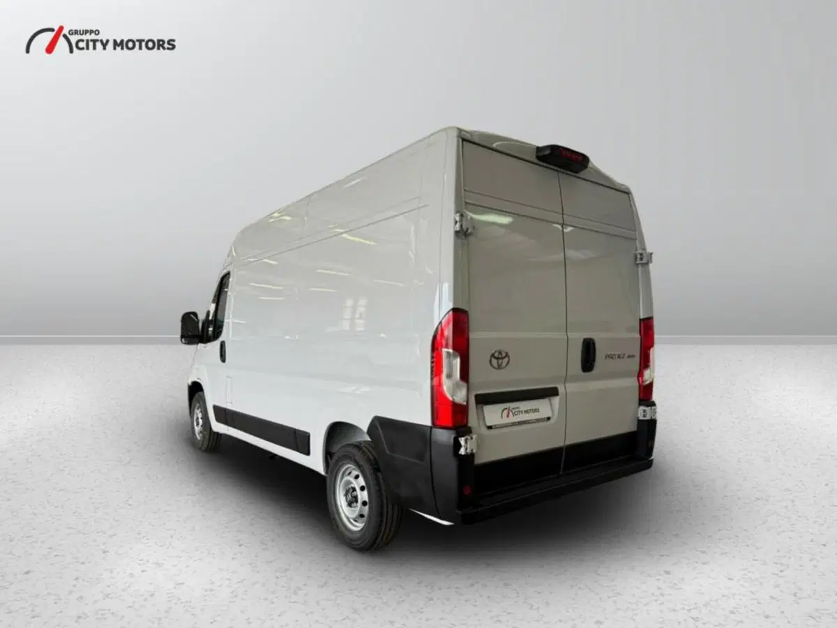 Toyota Proace Max Furgone nuova a Monza e Brianza (4)