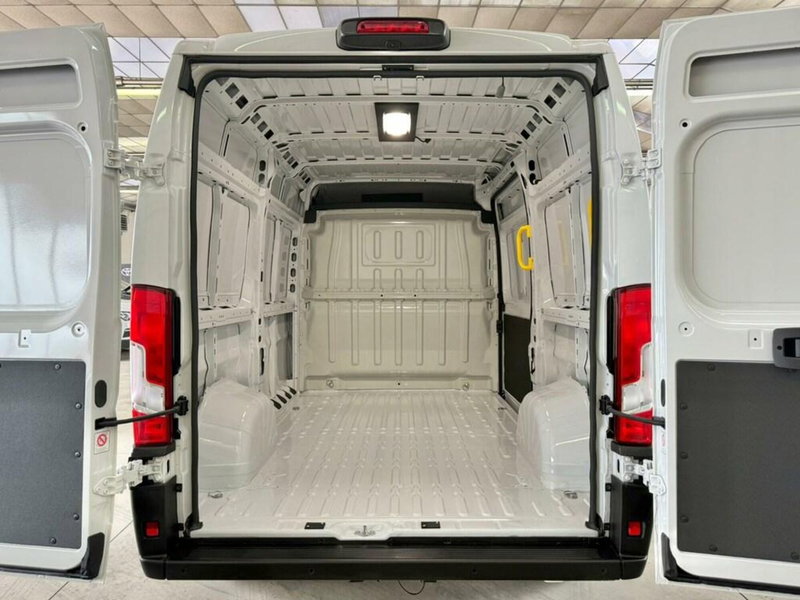 Toyota Proace Max Furgone nuova a Monza e Brianza (9)