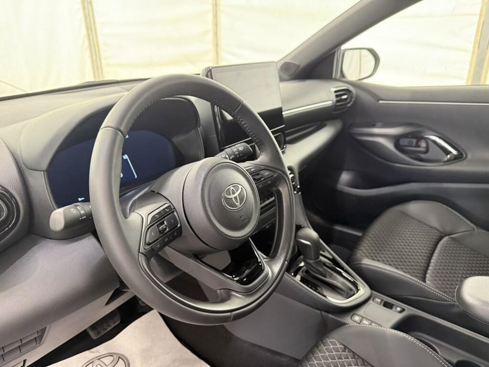 Toyota Yaris Cross nuova a Monza e Brianza (11)