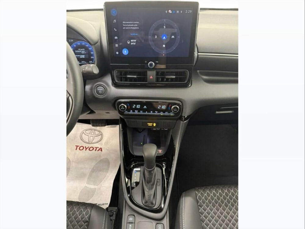 Toyota Yaris Cross nuova a Monza e Brianza (12)
