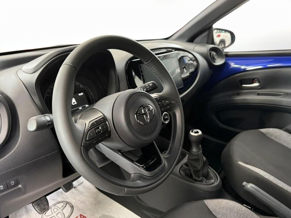 Toyota Aygo X nuova a Monza e Brianza (11)