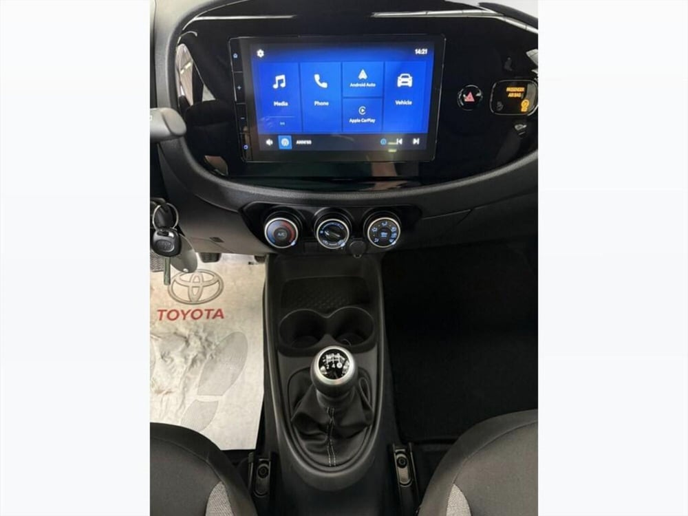 Toyota Aygo X nuova a Monza e Brianza (12)
