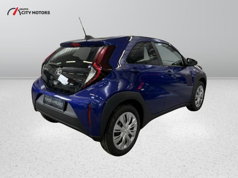 Toyota Aygo X nuova a Monza e Brianza (6)